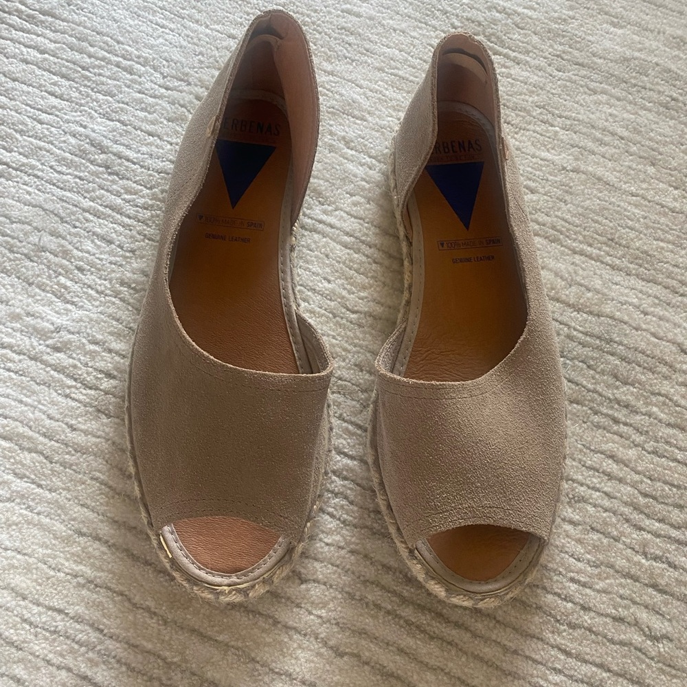 Women’s suede flats